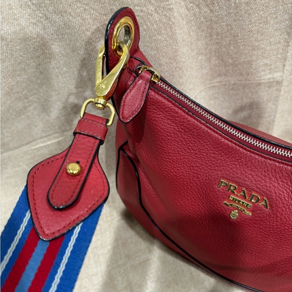 PRADA Vitello Phenix Red Shoulder Bag - Pre-loved - Picture 5 of 16